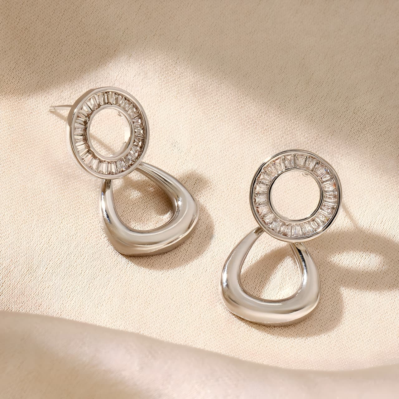 Yume Crystal Round Silver Earring by Gleamy