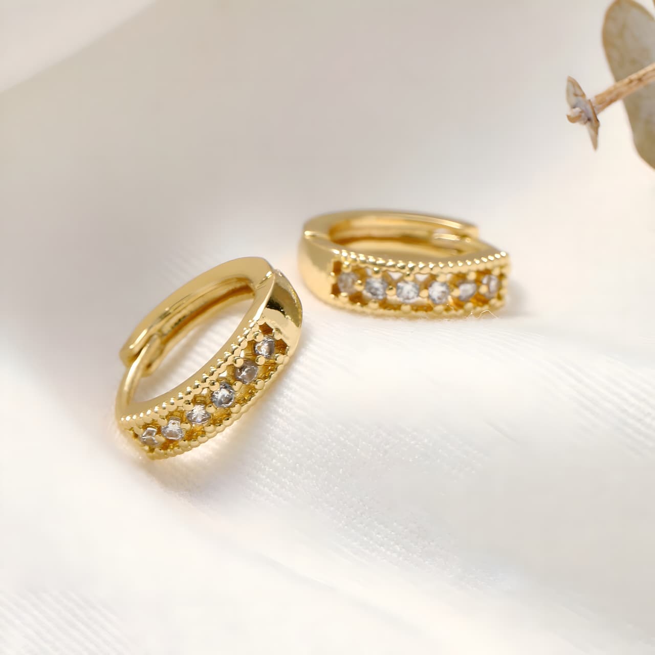 Shining line of stones Earring by Gleamy