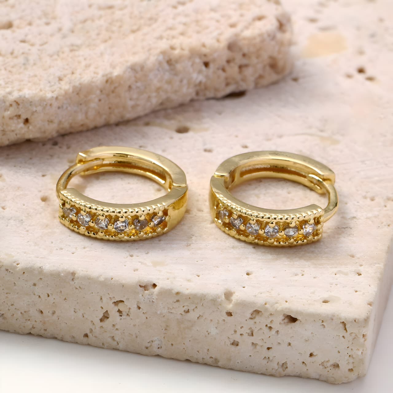 Shining line of stones Earring by Gleamy