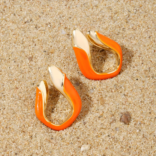 Crooked Luxury Gold Earring by Gleamy