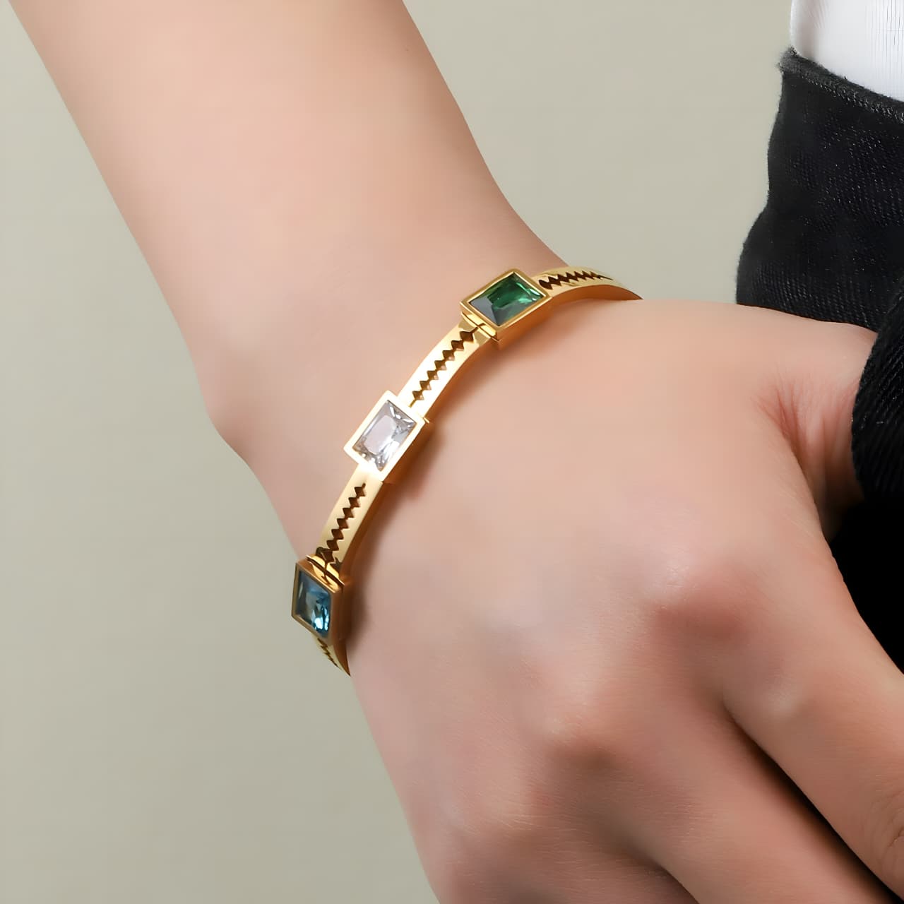 Idyllic Gold Bracelet by Gleamy