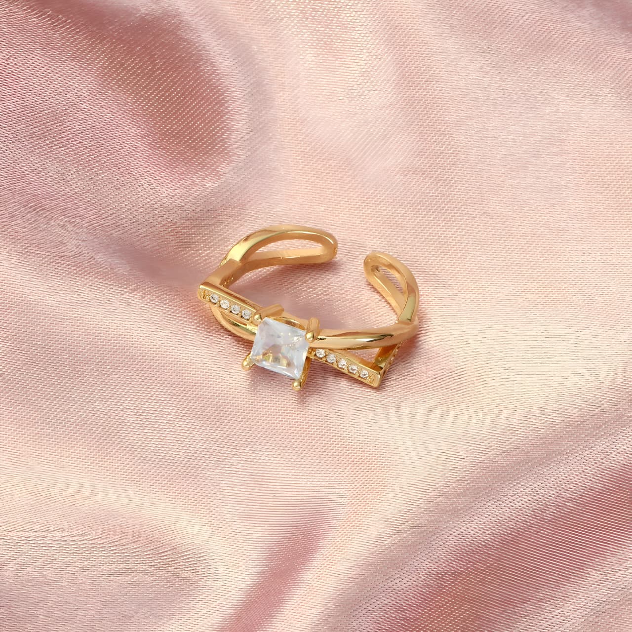 Forever Radiance Gold Ring by Gleamy