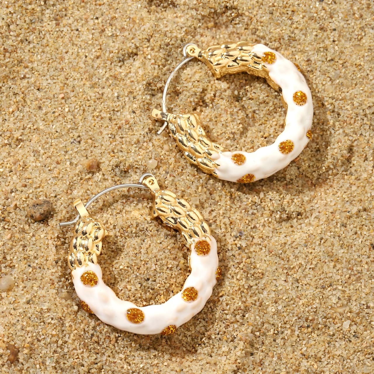 Fulgent Luxury Gold Earring by Gleamy