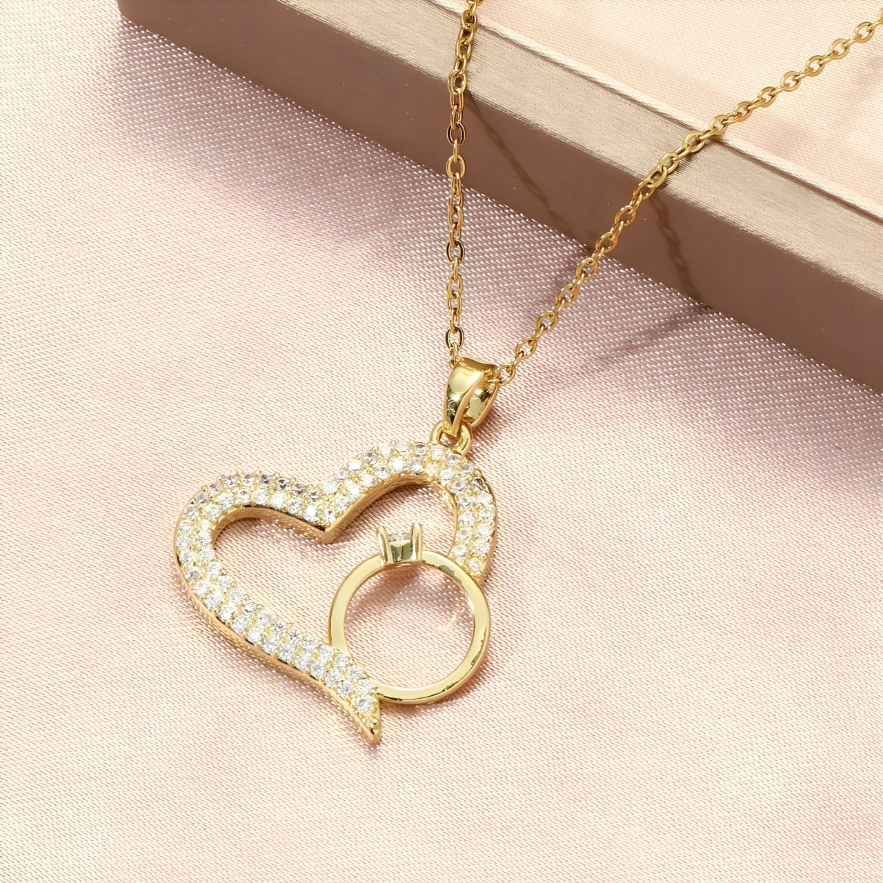 Graceful Heart with finger Necklace by Gleamy