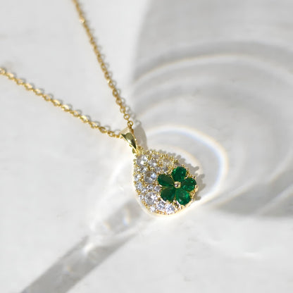 Gul Panna Necklace by gleamy