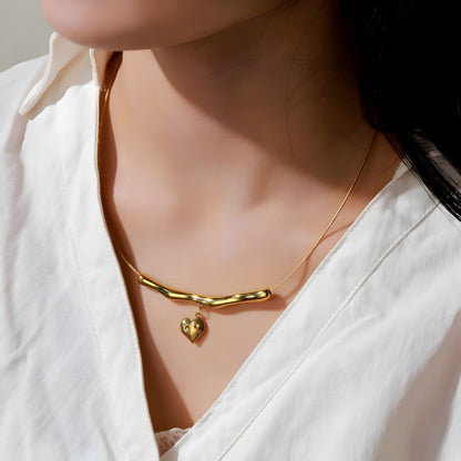 Étoile Heart Necklet by gleamy