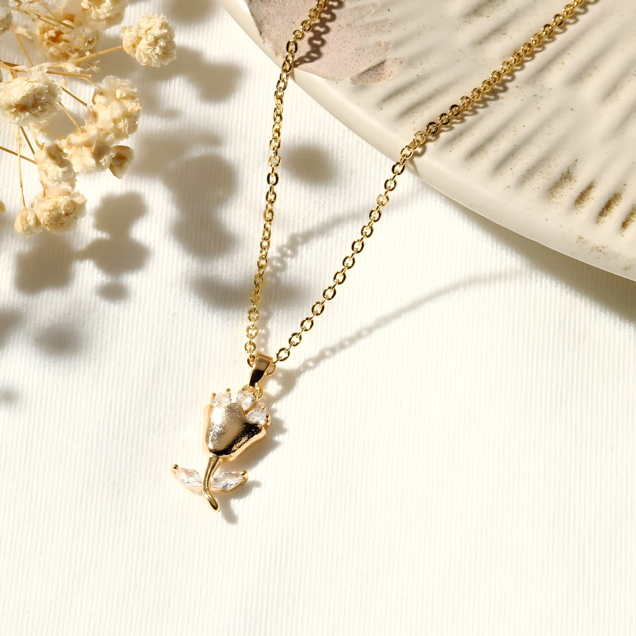 Blooming Grace Necklace by Gleamy