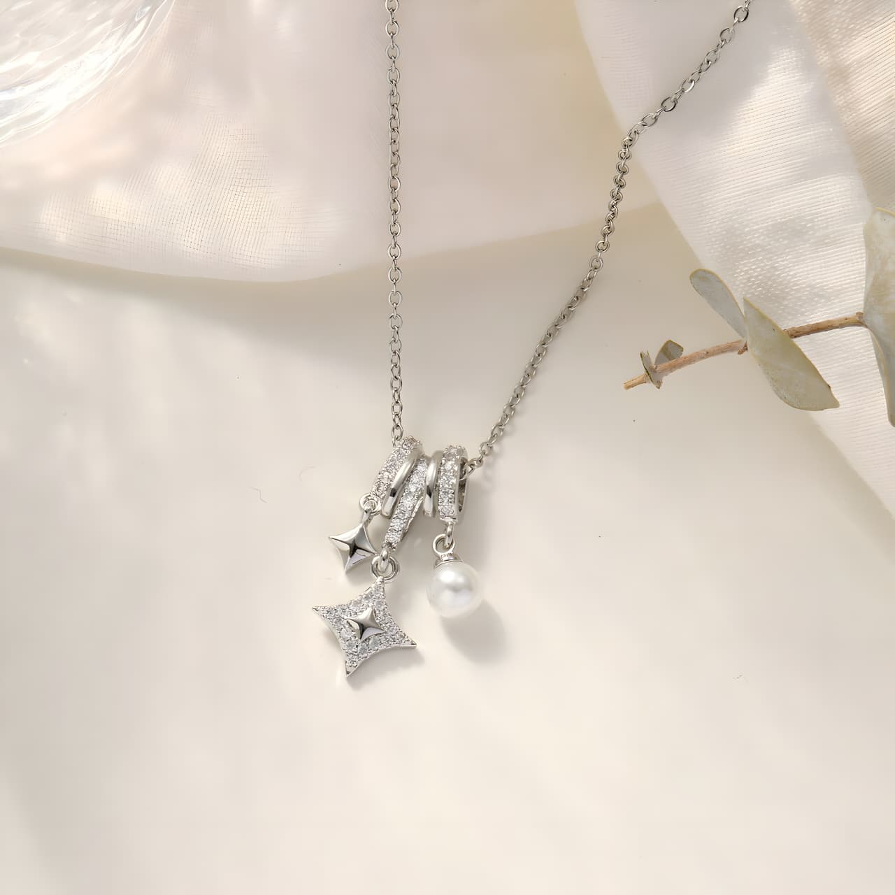 Lumina Silver Necklace by Gleamy