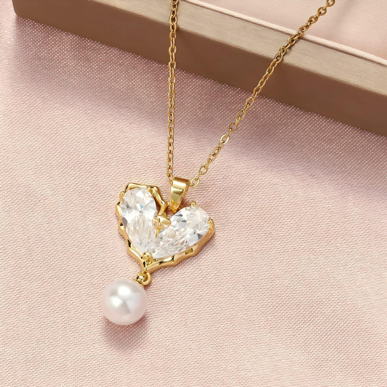 Charming Stone Heart Pearl Necklace by Gleamy